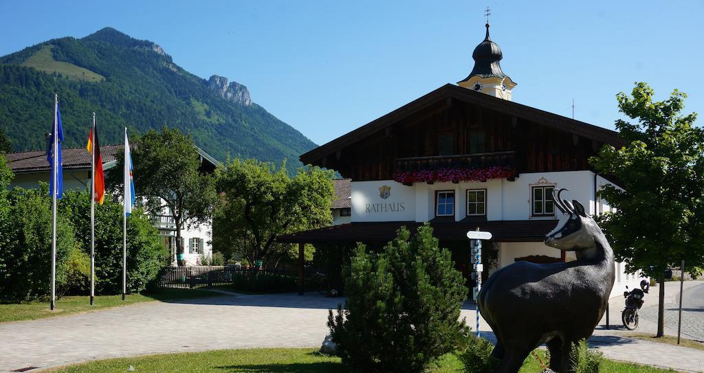 Alpenresidenz Chiemgau Apartamento Schleching Exterior foto